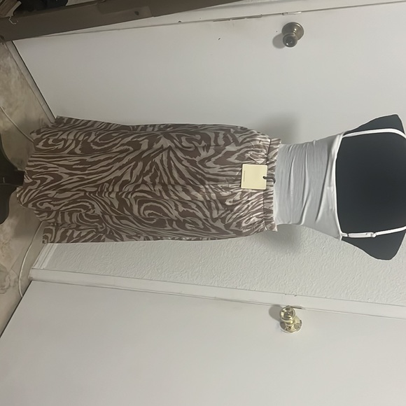 Strip skirt - Picture 3 of 3